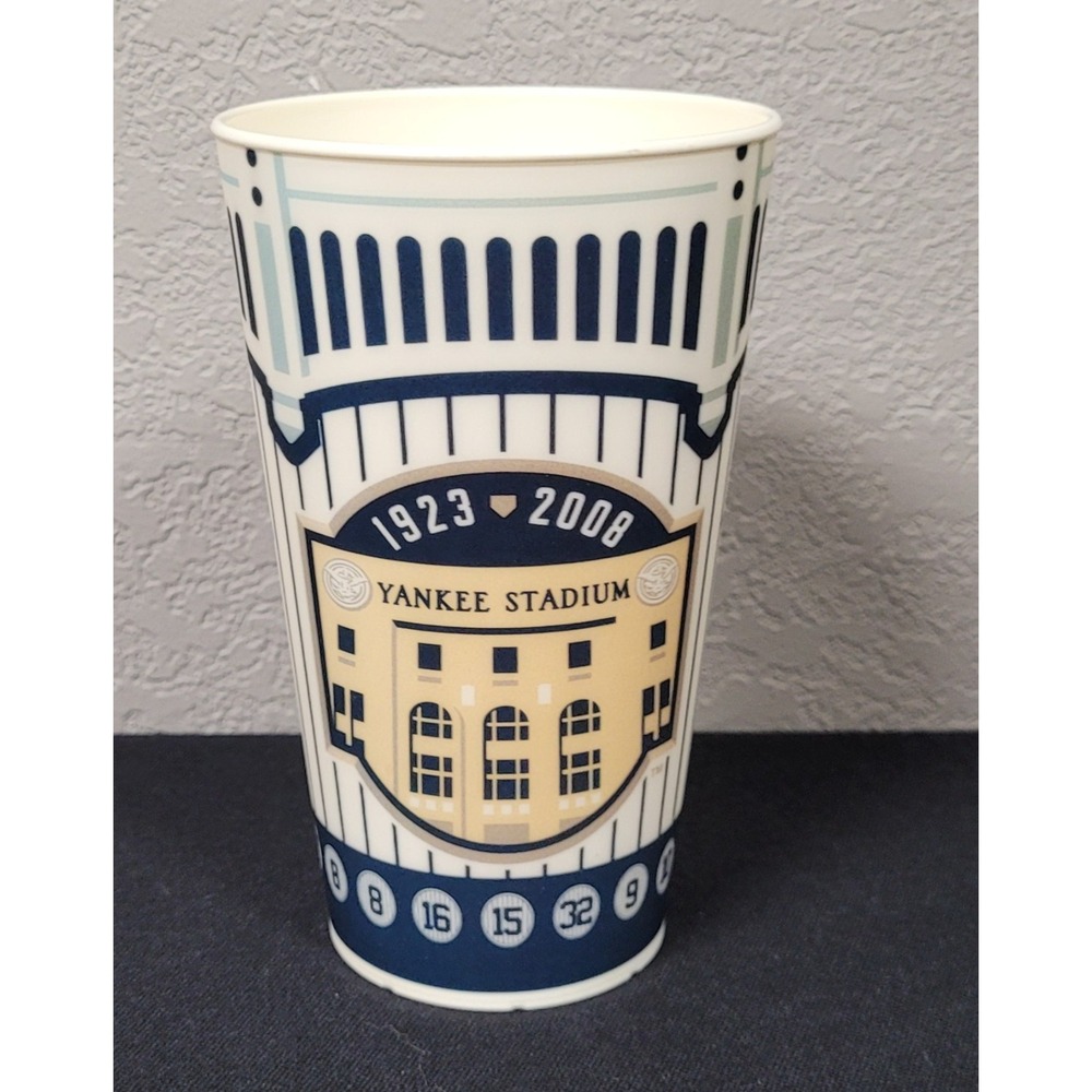 Capitol Cups MLB Lenticular Holographic New York Yankees Plastic Souvenir Cup